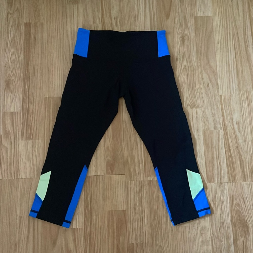Capris Lululemon size 4.